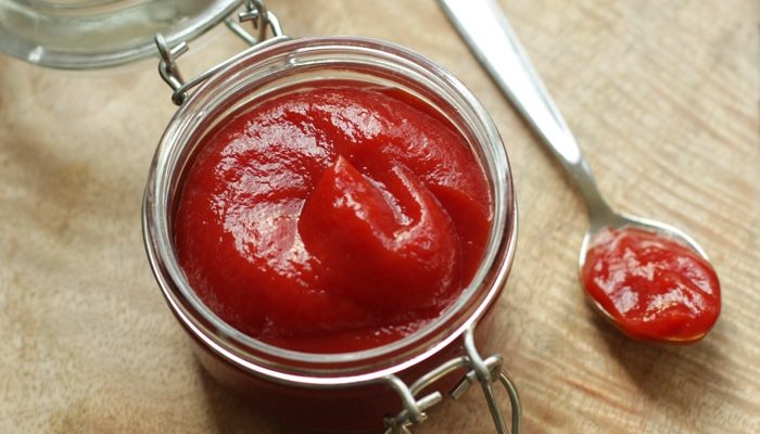 Receta e Ketchup-it të Bërë në Shtëpi për 2 minuta