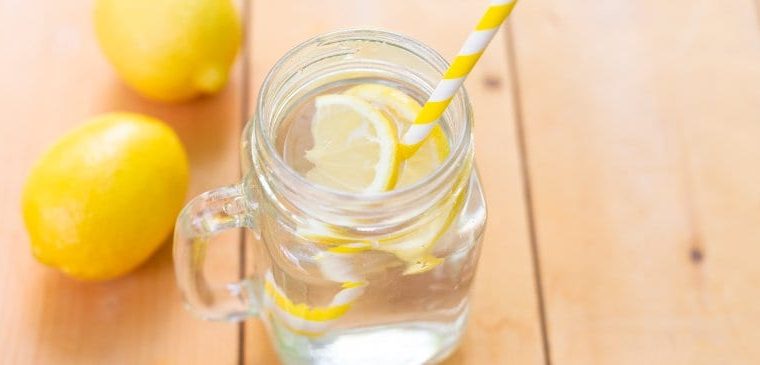 Ujë me Kripë e Limon – Sekreti i Jetëgjatësisë